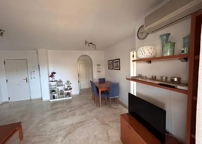 Апартаменти Con Terraza De 100m2 *