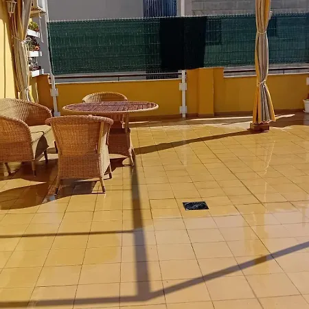 דירה Con Terraza De 100m2 *